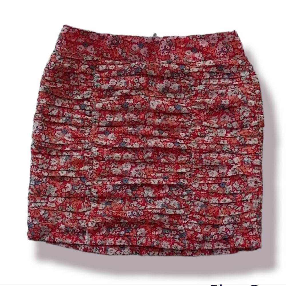 NEW Forever 21 gathered miniskirt in floral pattern S